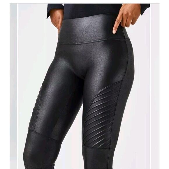 Spanx Faux Leather Black Moto Leggings Edgy Ribbed Accents Size Medium Petite - Picture 2 of 11